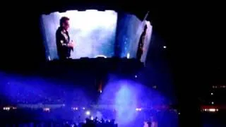 U2 - Sunday Bloody Sunday/Walk On (part) (Live @ Vienna, 2010-08-30)