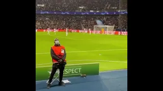 Steward reaction as Messi scored PSG third goal against RB Leipzig