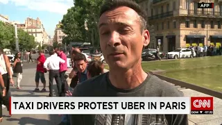 French taxi driver protest against Uber / Shofor / Taxify turns violent