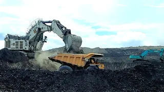 Liebherr 9400 & Cat 789 Excavator Loading Dump Truck