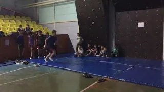 Cimnastik trambolinden ön salto çalışması