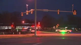 Train derailment in Oklahoma, no spills or injuries reported | Raw video