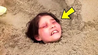 Sie wird lebendig im Sand begraben, der Grund ist schrecklich!