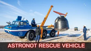 WOULD YOU LIKE TO RESCUE ASTRONAUTS ? | OLD TRUCKS #8 | ZIL 4906 "BLUE BIRD"