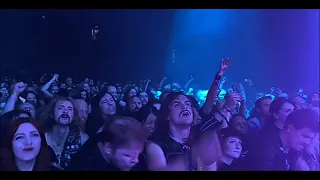 King Diamond sings Evil with insane crowd! All hail Mercyful fate & King Diamond