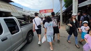 walking about Chatuchak Weekend Market 18th May 2024