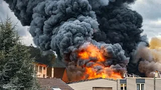 Großbrand in Wuppertal - Rauchwolke kilometerweit über NRW sichtbar | 26.09.2019