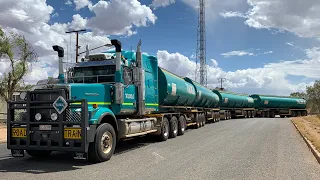 Road Trains pulling 4 trailers  - compilation