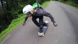 Selfie longboard run - Lillian Barou