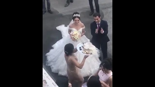 Невесту привезли в дом жениха / Свекровь кормит медом молодых / Армянская свадьба 2018
