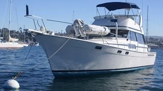 Bayliner 3888 Motor Yacht Walk About Tour by South Mountain Yachts