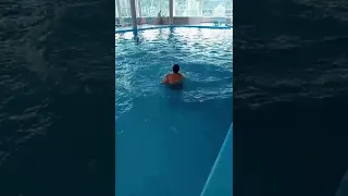 Sarituri in piscina