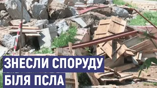 У Сумах на Заливній знесли зведену споруду