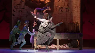 Alice's Adventures in Wonderland – Pig and Pepper scene (The Royal Ballet)