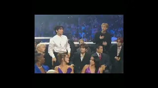 Taylor Swift Giving a Standing Ovation to Stray Kids