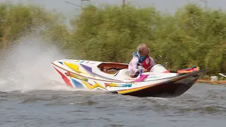 Homemade speed boat drag in Thailand Toyota5K Power