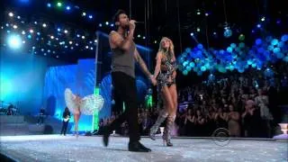 Maroon 5  "Moves Like Jagger" on THE VICTORIAS SECRET FASHION SHOW 2011  (HD Version)