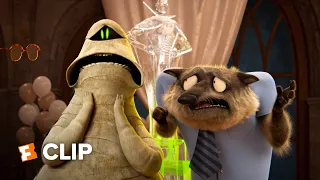 Hotel Transylvania: Transformania Movie Clip - Texting (2022) | Fandango Family