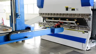 Yawei CNC Press Brake - 5 Axis Automatic Bending Robot