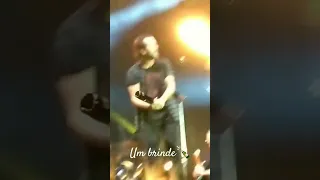 Eddie Vedder brindando no Maracanã!!!