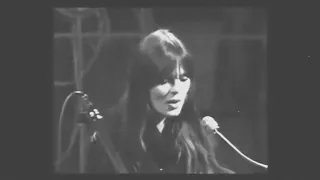 Nico performing Secret Side & Valley of the Kings