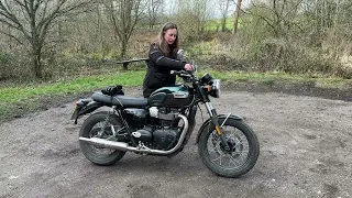 Triumph Bonneville T100 - start up, engine sound & riding footage