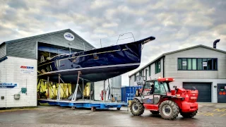 Oyster 675 topside paintwork at Fox's Marina & Boatyard