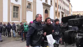 Palermo, tensione tra polizia e parenti degli arrestati per la truffa alle assicurazioni