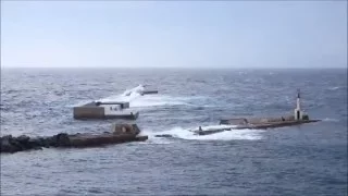 Αναχώρηση από Τήνο με Νοτιά - Blue Star Paros (Departure from Tinos with powerful south wind)