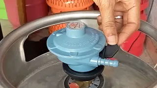 How to fix and detach gas regulator from gas cylinder