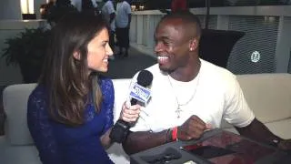 Adrian Peterson gets his game on