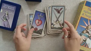 розпаковка Alchemical Tarot 6th edition і книги Роберта Плейса