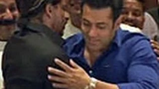 Salman Khan and Shah Rukh Khan hug at iftar party