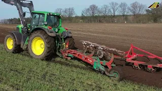 Gärreste, Gülle fahren & pflügen - Mais - Wirtschaftsdünger in der Landwirtschaft Traktor John Deere