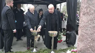 Захоронение урны с прахом Александра Ширвиндта на Новодевичьем кладбище