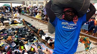 SEE UNBELIEVABLE PEOPLE IN NIGERIA ARE BUYING AND SELLING ON THE RAILWAY TRACK.