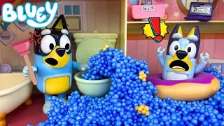 BLUEY - Bandit Blocks the Toilet! 💩 | Pretend Play with Bluey Toys | Bunya Toy Town