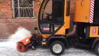 Многофункциональная российская уборочная машина Sweeper ММК 1500 с универсальной щеткой зима лето