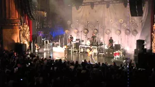 1/21 Paramore - Daydreaming @ Beacon Theatre, NYC 5/06/15 Writing the Future Tour