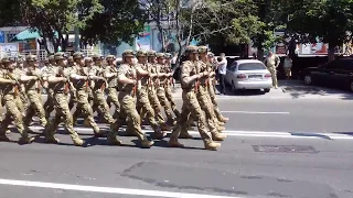 "Вільний Маріуполь" Парад військових та техніки