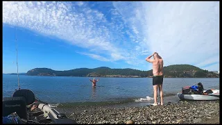 На Каяках в Тихом Океане - Купаемся в Ледяной Воде!