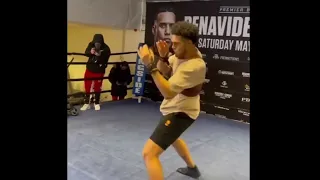 (Ouch) David Benavidez Shows Off Elite Hand Speed & Power