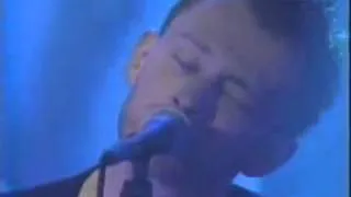 Radiohead No Surprises live (high audio quality)