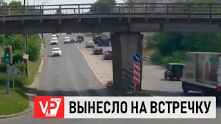 ОПУБЛИКОВАНО ВИДЕО КРУПНОГО ДТП НА УЛИЦЕ РОКОССОВСКОГО В ВОЛГОГРАДЕ