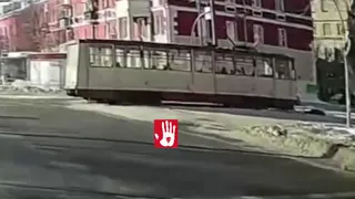 Трамвай сбил женщину на пешеходном переходе