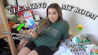 CLEANING MY DISGUSTING ROOM (this will motivate you)