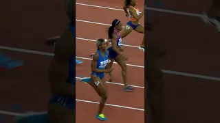 Shaunae Miller-Uibo 🇧🇸 coming straight out of nowhere 🤯👏 #Diamondleague 💎 #sprinting #shorts