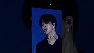 [BTS JIMIN] 퇴폐치명스킨스섹시의 의인화,, 피부 창백한거봐 걍 뱀파이어임 트와일라잇 캐스팅 1순위 그거 박지민ㅇㅇ