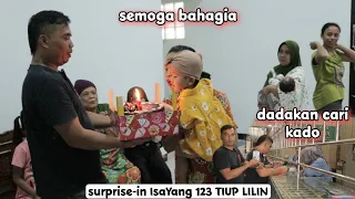 surprise-in @IsaYang123 TIUP LILIN