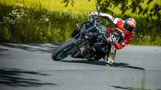 Test Yamahy MT-10: Nejtemnější strana Japonska